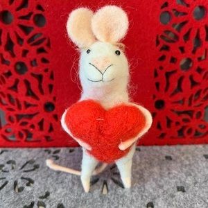 Meet your Posher, Louise